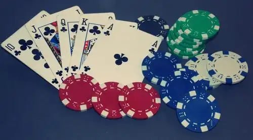 Màn hình giao diện cá cược thể thao và casino trực tuyến của ban ca vang, thân thiện với người dùng Việt